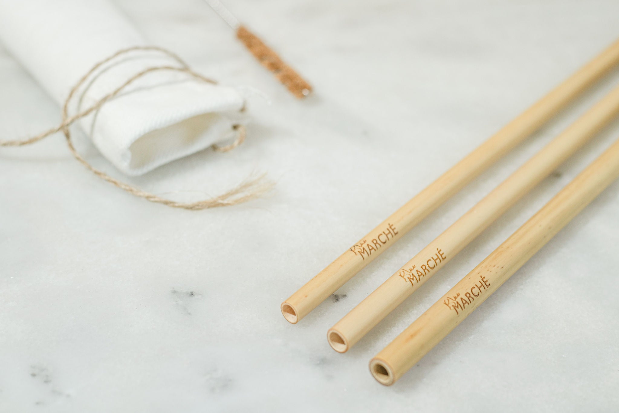 bamboo smoothie and regular straw